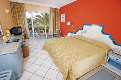 Acoteias cheap holidays - Falesia Hotel