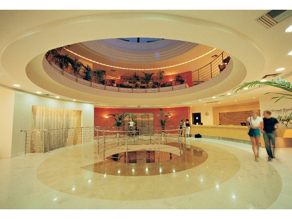 Grand Hotel