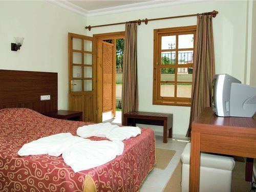 Saray Hotel and Apartments