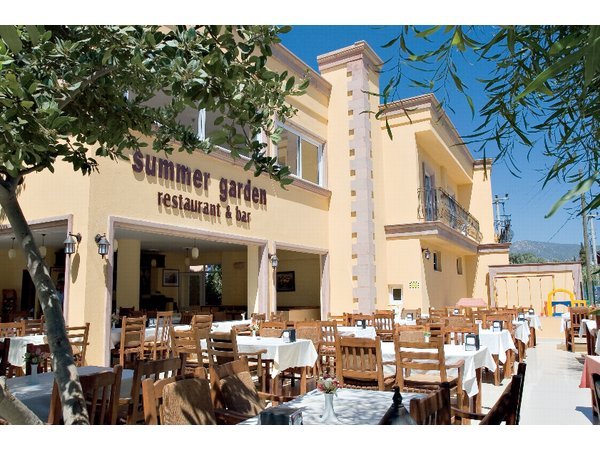 Summer Garden Makumba Hotel & Apartments