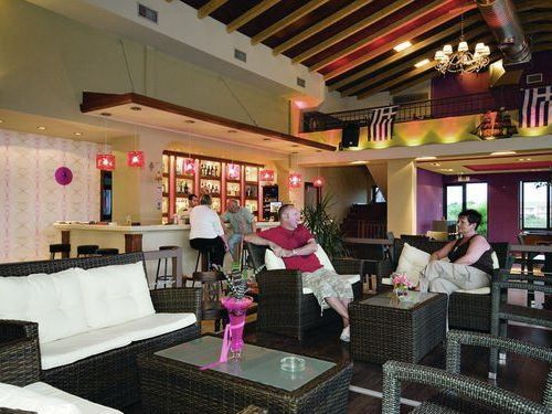 Costas Apartments 2